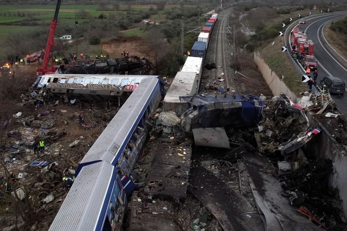 GrèceÂ : au moins 32Â morts et 85 blessés dans une violente collision entre deux trains