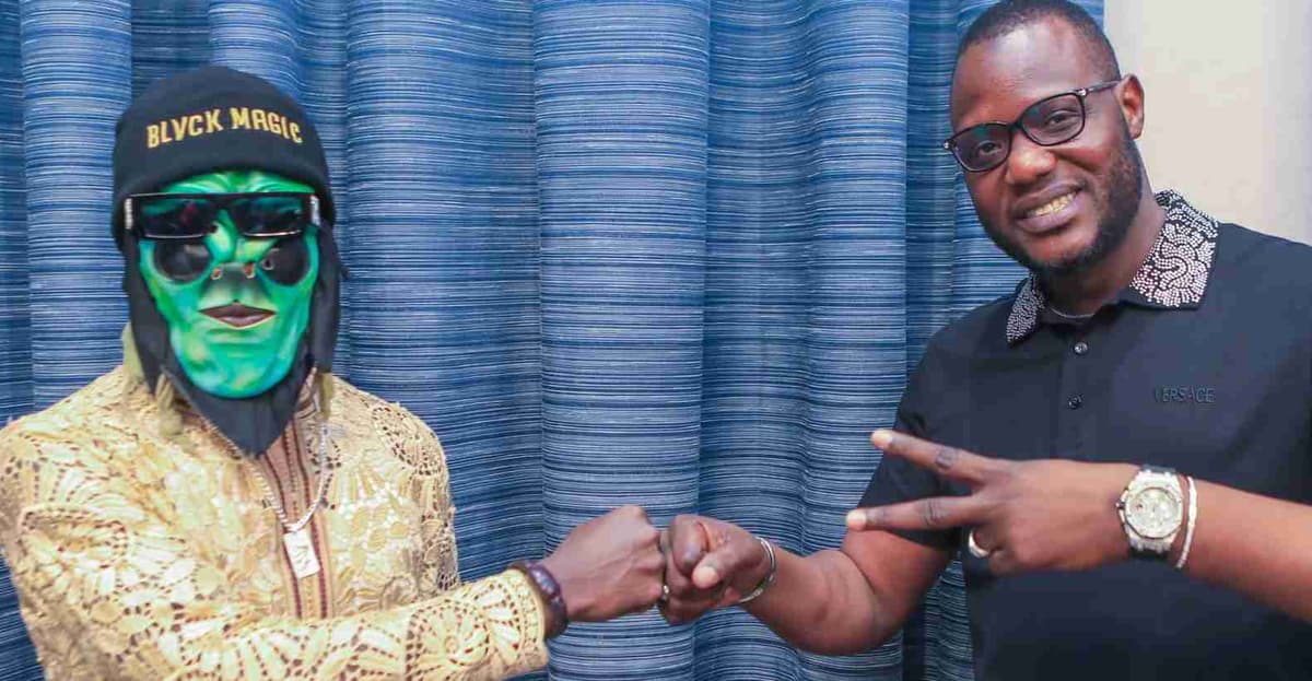 Roi 12 12 fait de mirobolantes promesses aux artistes béninois, Togbè Yéton très sceptique