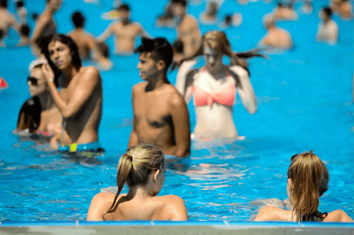 Berlin: les femmes autorisées désormais à  nager se!ns nus dans les piscines publiques