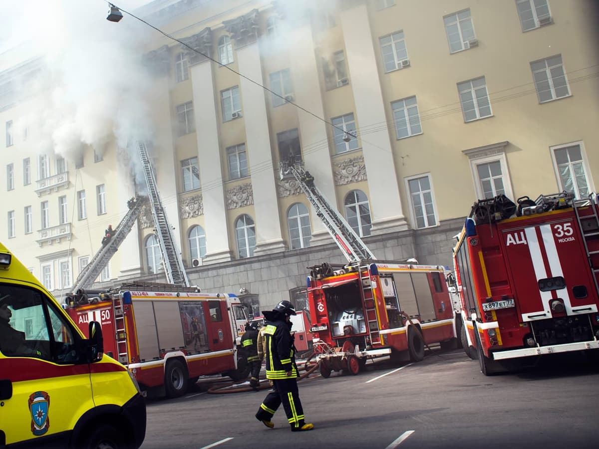 Russie: incendie dans un bà¢timent du ministère de la Défense, près du Kremlin