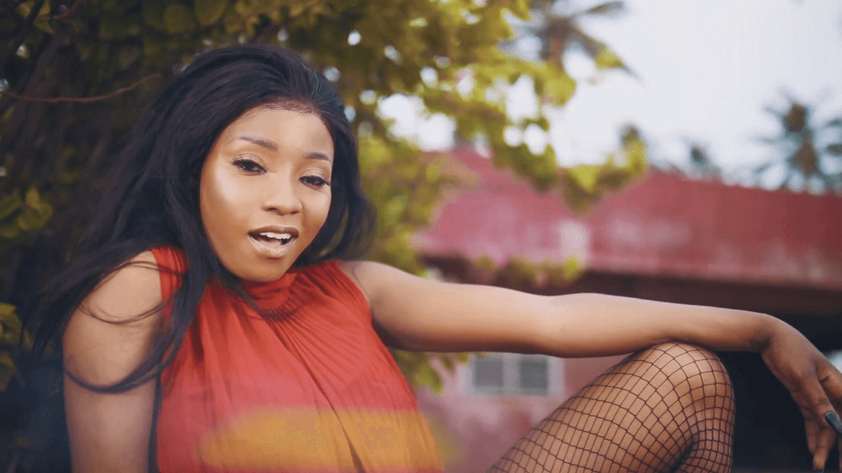 FEMUA 2023: la chanteuse togolaise Senzaa au cÅ“ur d’une vive polémique