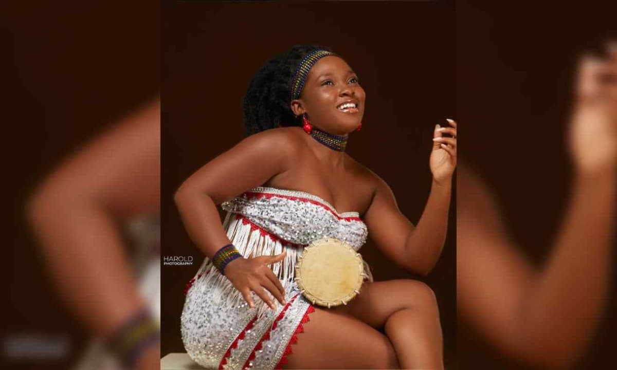 « Je suis enceinte », la chanteuse Ayodélé annonce sa grossesse (photo)