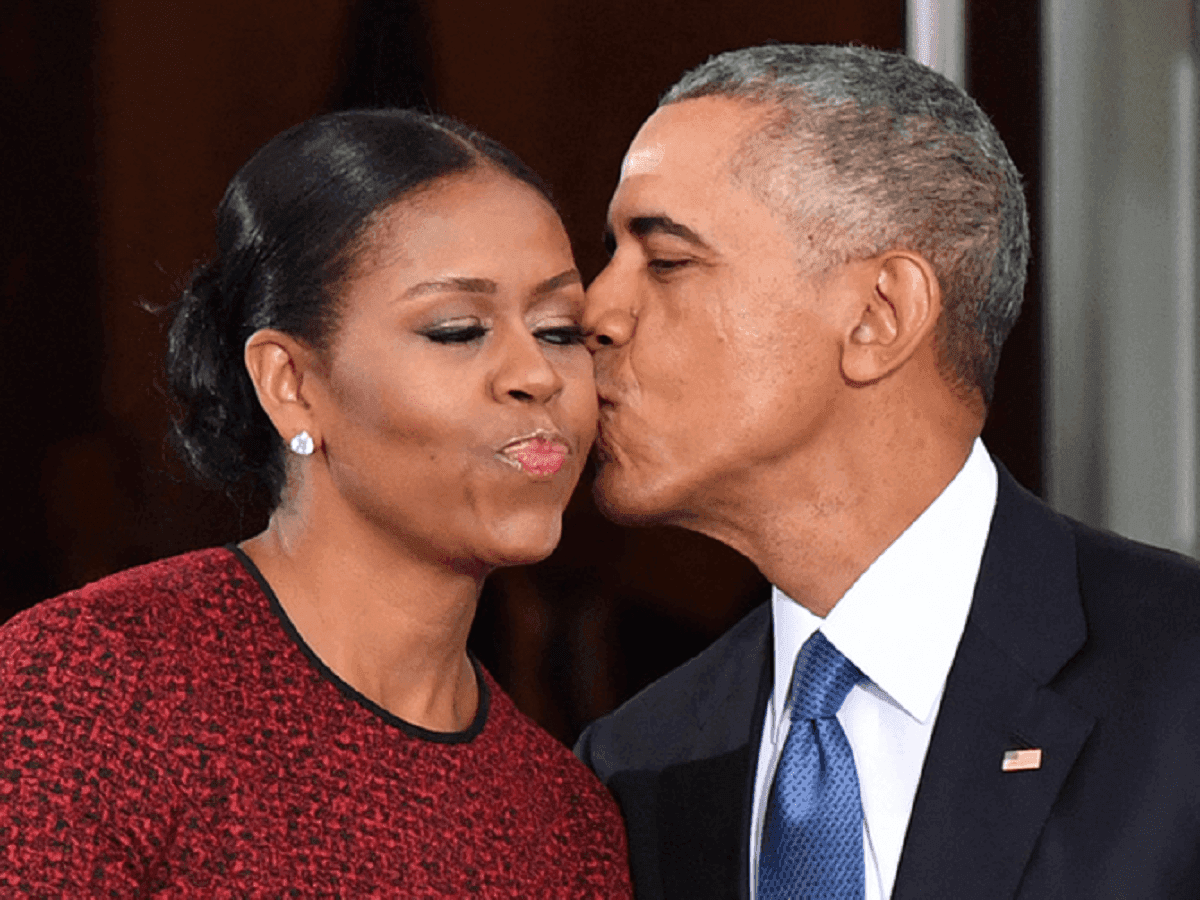 Barack Obama: Ce geste incroyable de l’ex président américain envers sa femme fait sensation