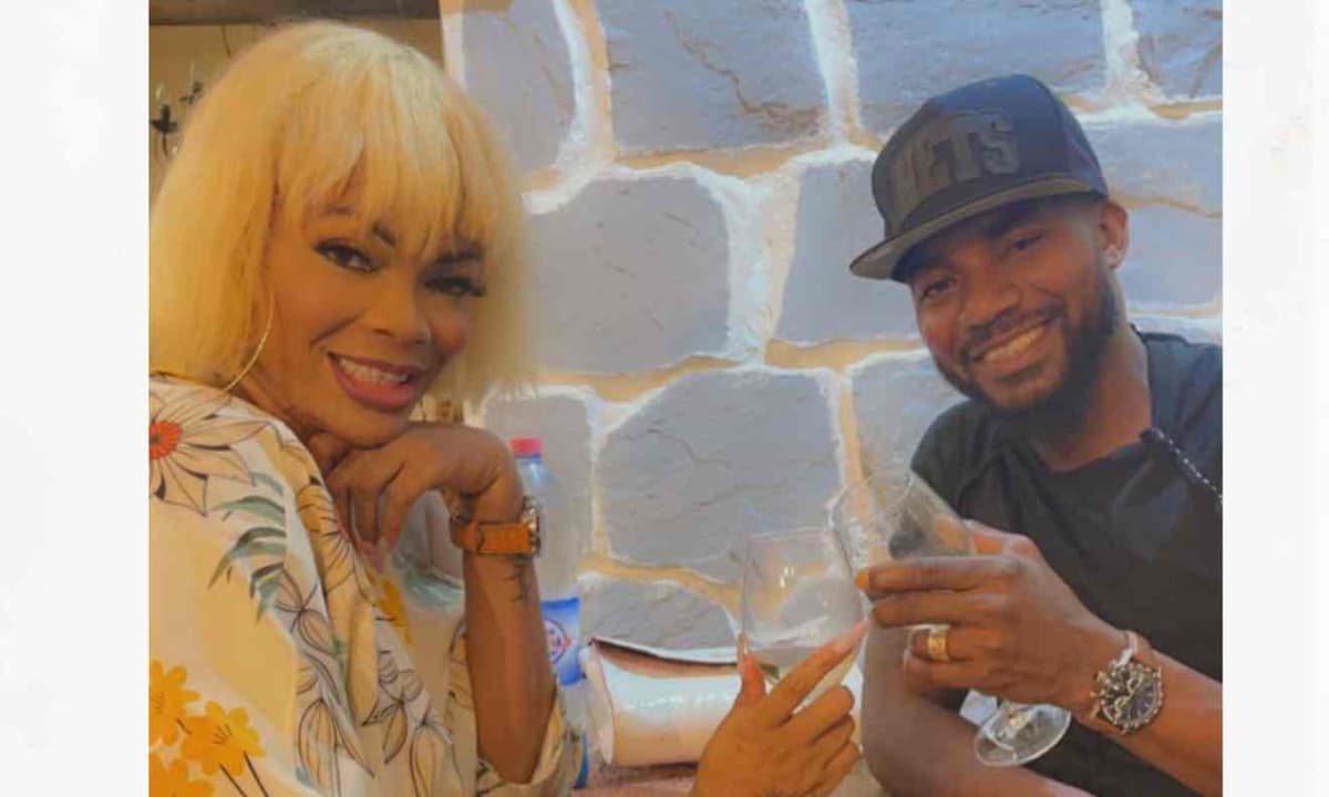 Bénin: visite surprise de Stéphane Sessegnon à  la chanteuse Miss Espoir (photos)