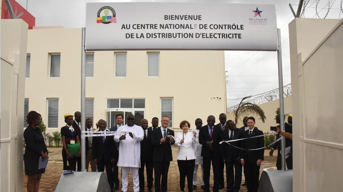LeÂ MCC et le Bénin célèbrent la clôture et le succès du compact énergieÂ 
