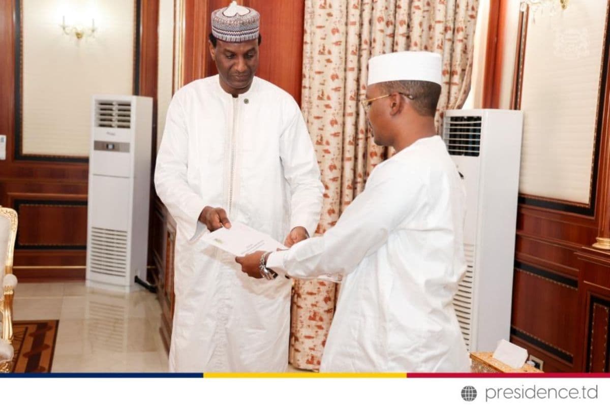 Niger: Ali Mahamane Lamine Zeine transmet un message de Tiani à  Mahamat Idriss Déby