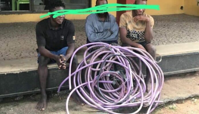 Nigéria: un togolais, cerveau d’un réseau de vol de cà¢bles électriques arrêté par la police