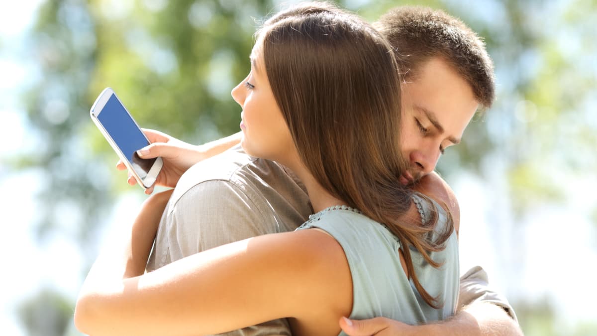 La micro-infidélité: quatre façons de micro-tromper son (sa) partenaire et comment l’éviter