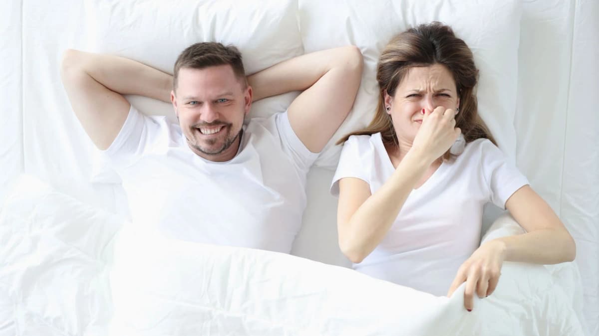 Sentir les pets de son partenaire: la clé d’une vie plus longue ?