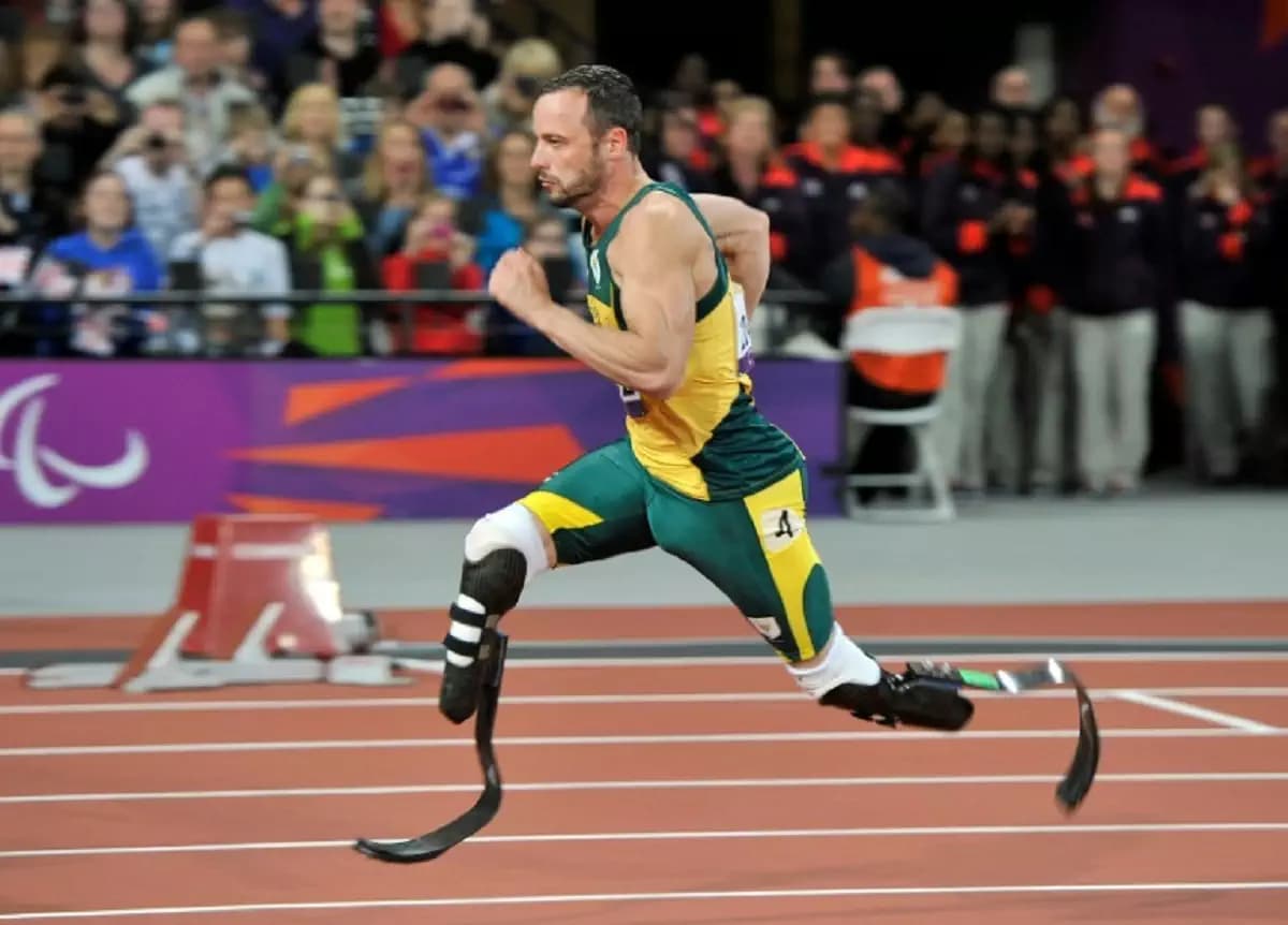 Athlétisme: Oscar Pistorius libéré après 11 ans en détention pour le meurtre de sa compagne