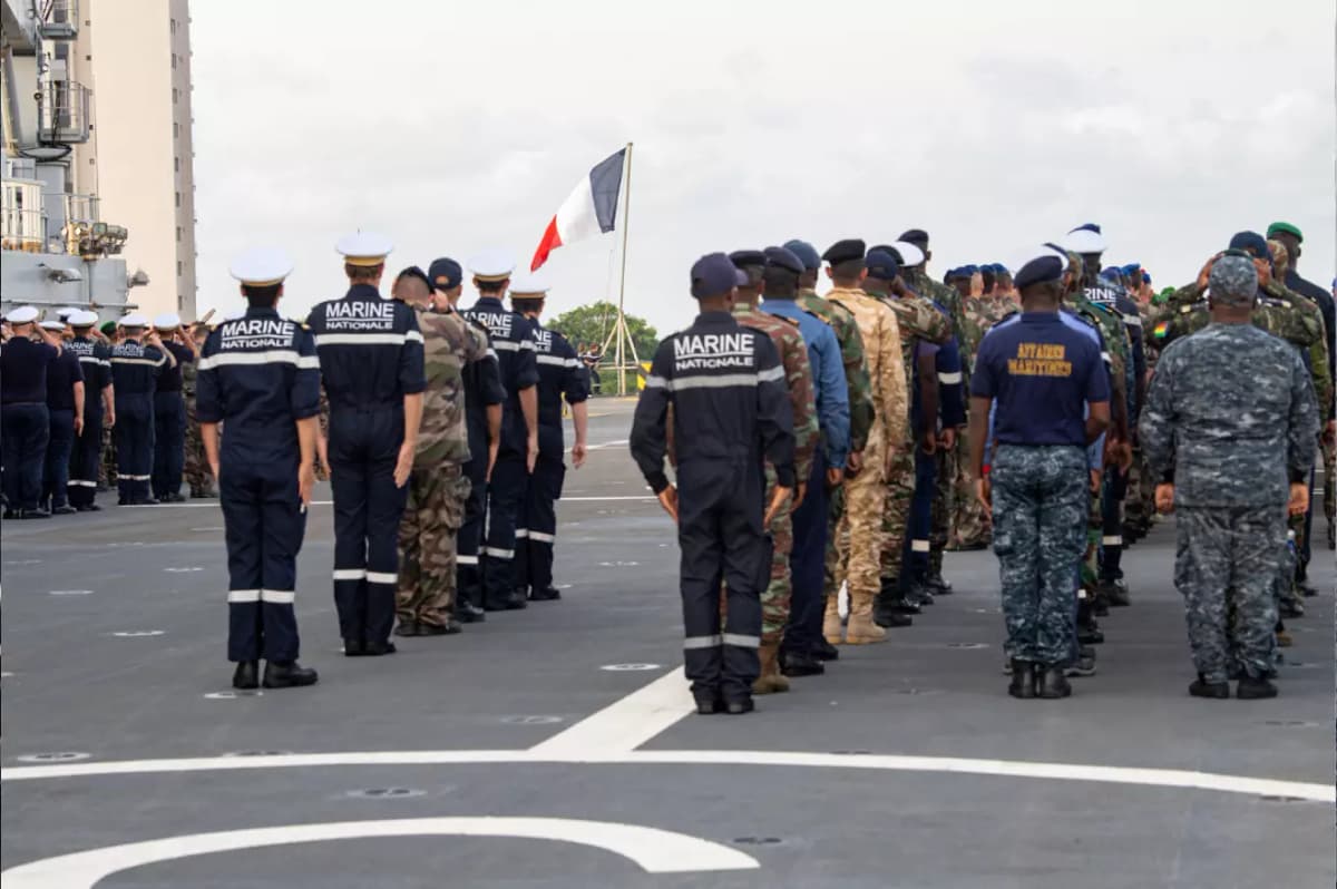 La Marine française saisit 10Â tonnes de cocaà¯ne au large des côtes africaines