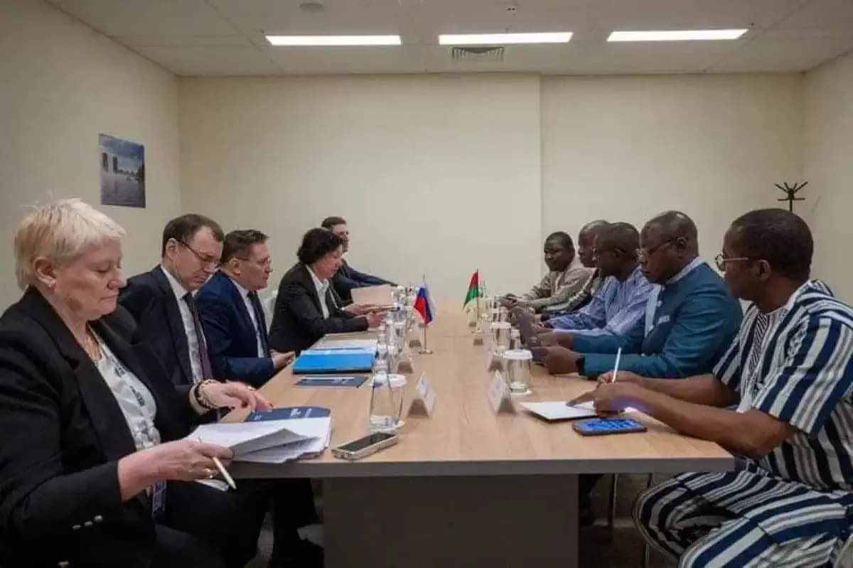 Projet de centrale nucléaire au Burkina Faso: la feuille de route signée en Russie