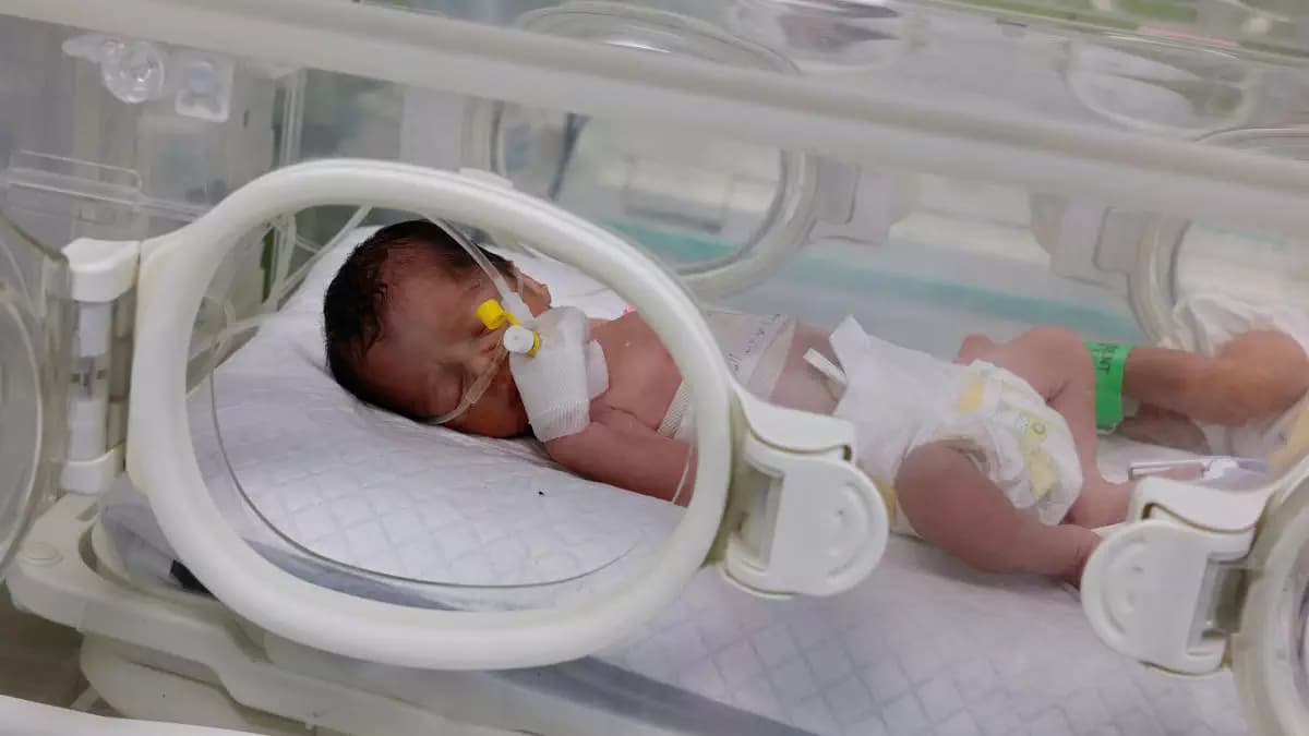 Israà«l – Bombardement à  Rafah: Un bébé sauvé par césarienne après la mort de sa mère