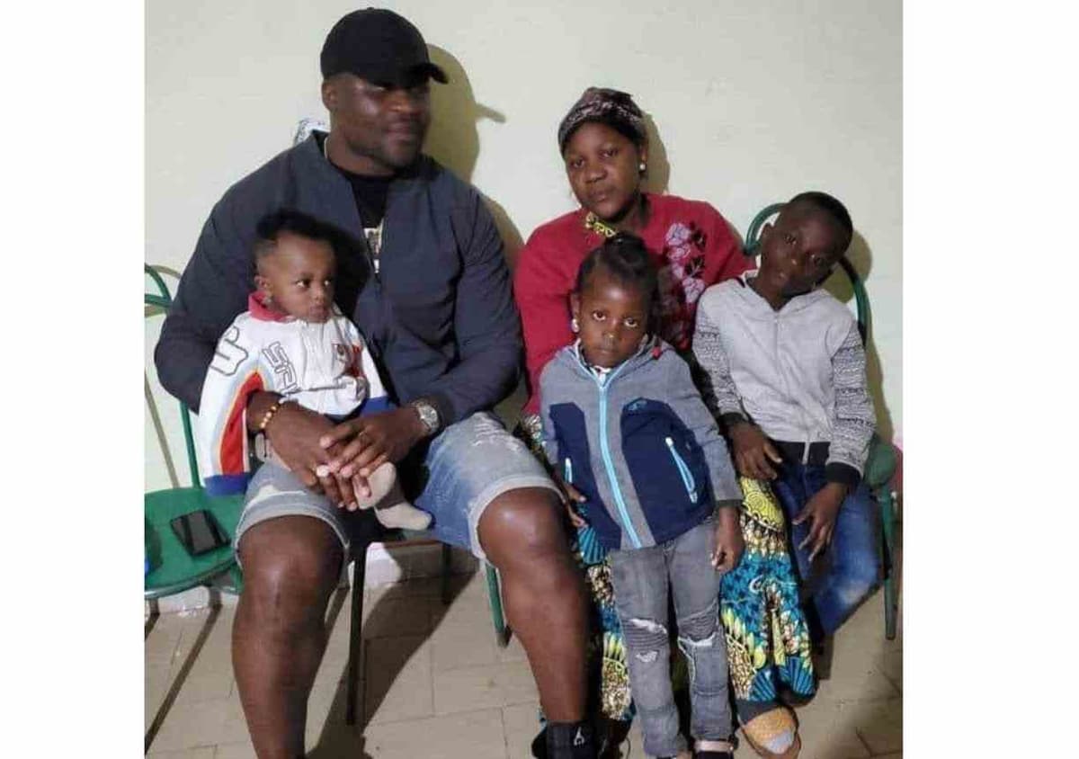 Francis Ngannou frappé par un grand malheur: décès du fils du champion de MMA