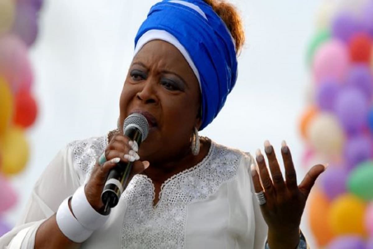 Gabon : Patience Dabany évacuée à  Paris pour des raisons de santé