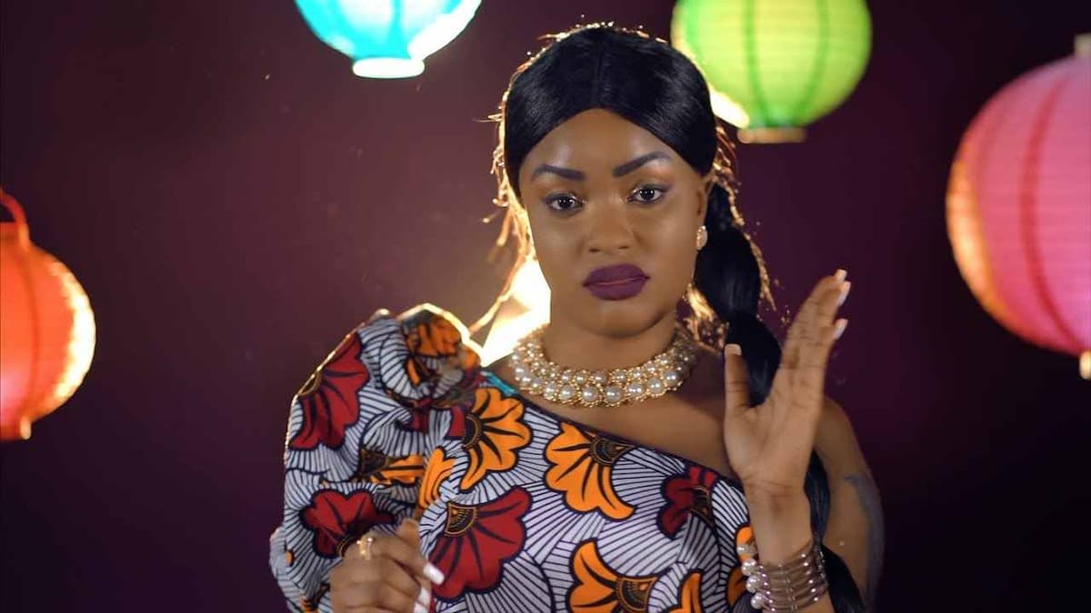 Côte d’Ivoire: la chanteuse Rocky Gold victime de cambriolage