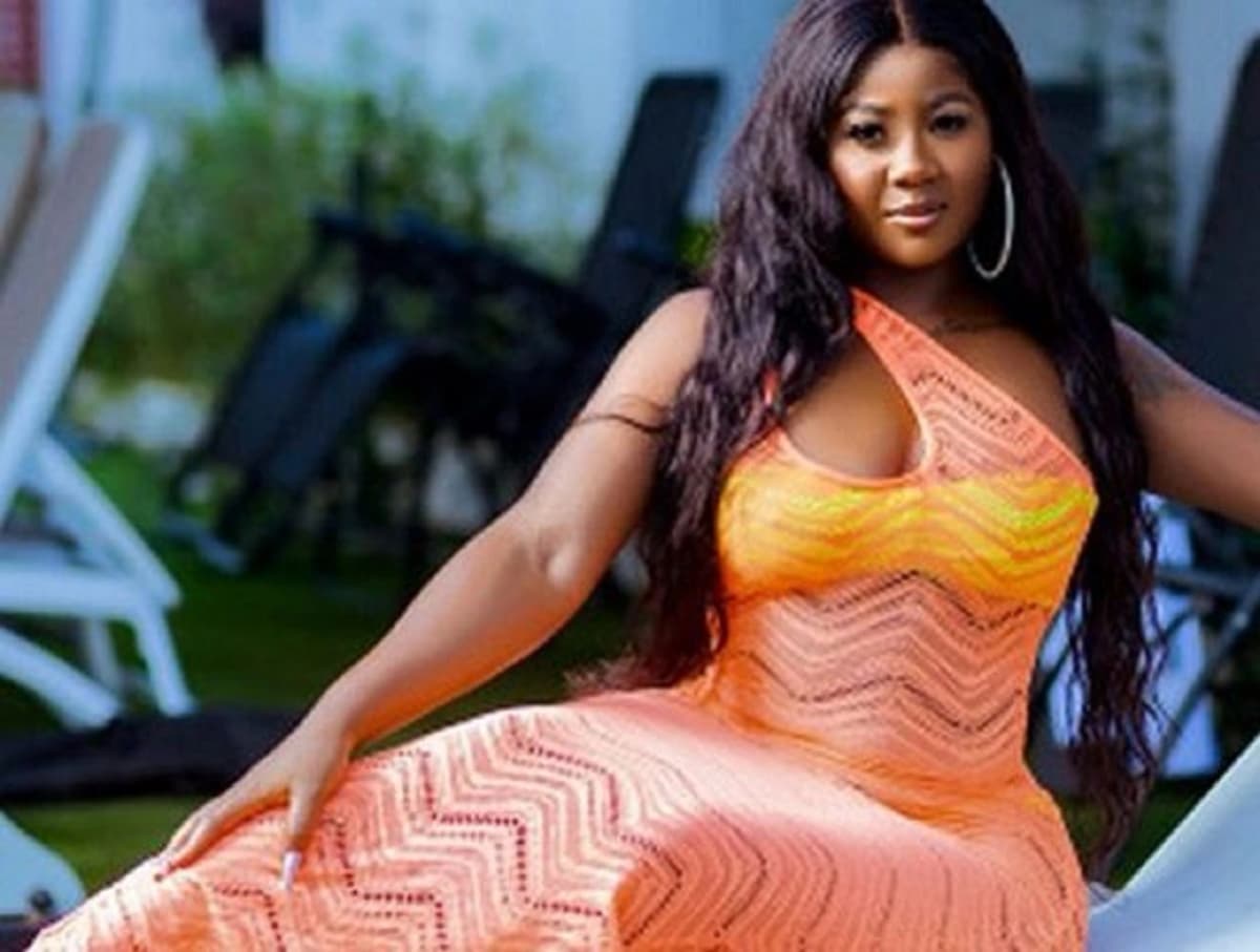 Salma Mumin: « Je suis naturellement attirée par les hommes riches et généreux »