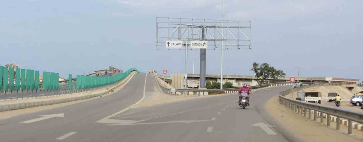 Travaux routiers au Bénin : des perturbations nocturnes annoncées à Godomey, Kpota et Tokpa