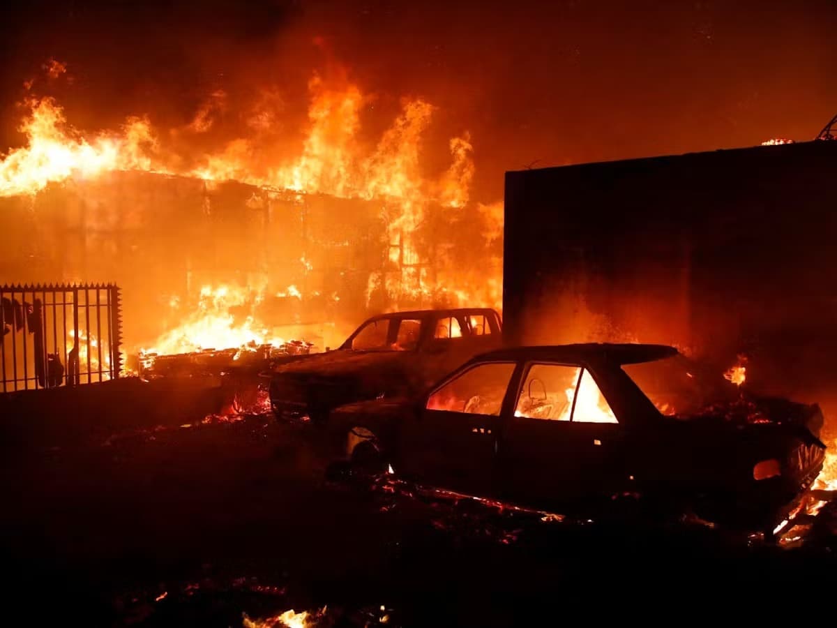 Chili: un pompier accusé d’avoir déclenché un incendie meurtrier faisant 137 morts