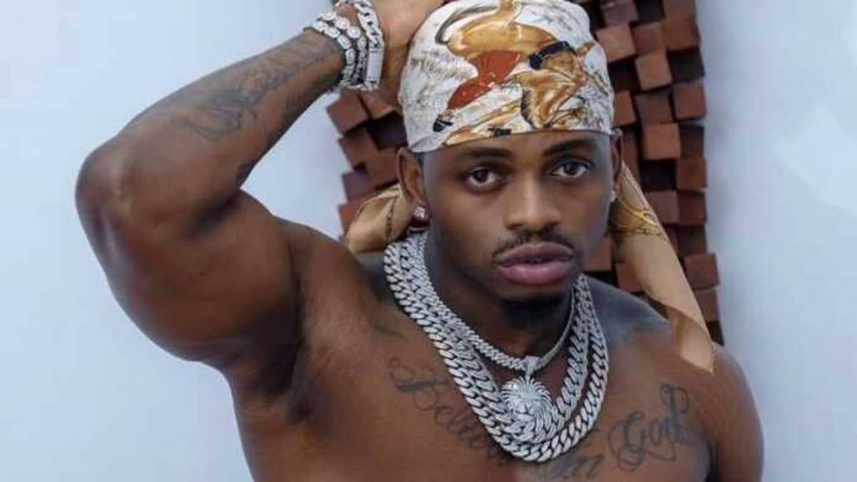 Diamond Platnumz: en plein spectacle, le chanteur présente son ex-fiancée Sarah