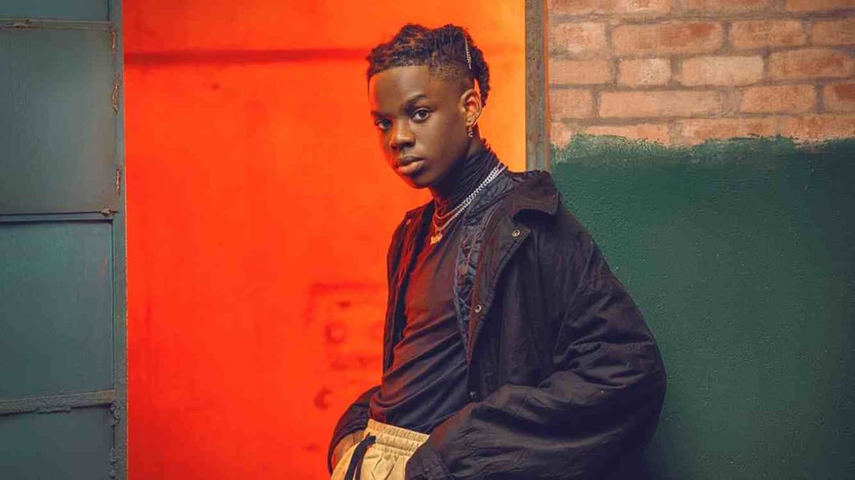 Rema entre dans l’histoire du Billboard avec Rave & Roses