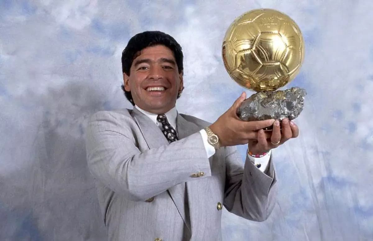 France: le Ballon d’Or de Diego Maradona mis aux enchères