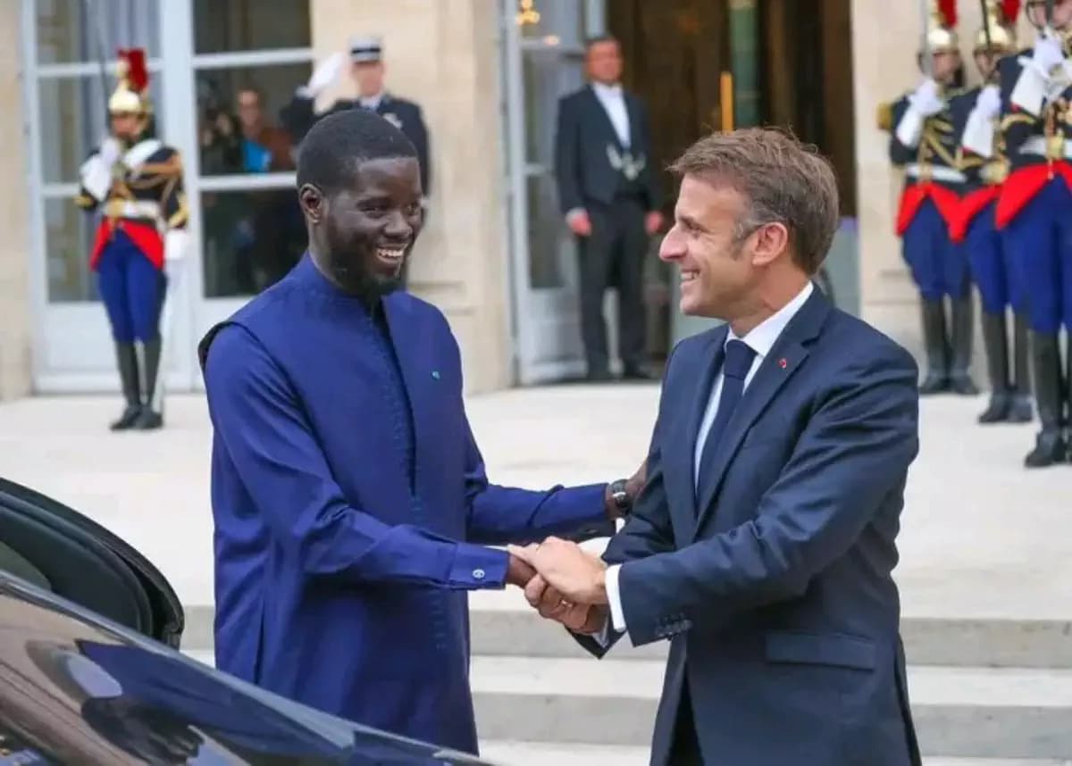 Macron promet à  Diomaye Faye « une nouvelle impulsion au partenariat entre le Sénégal et la France »