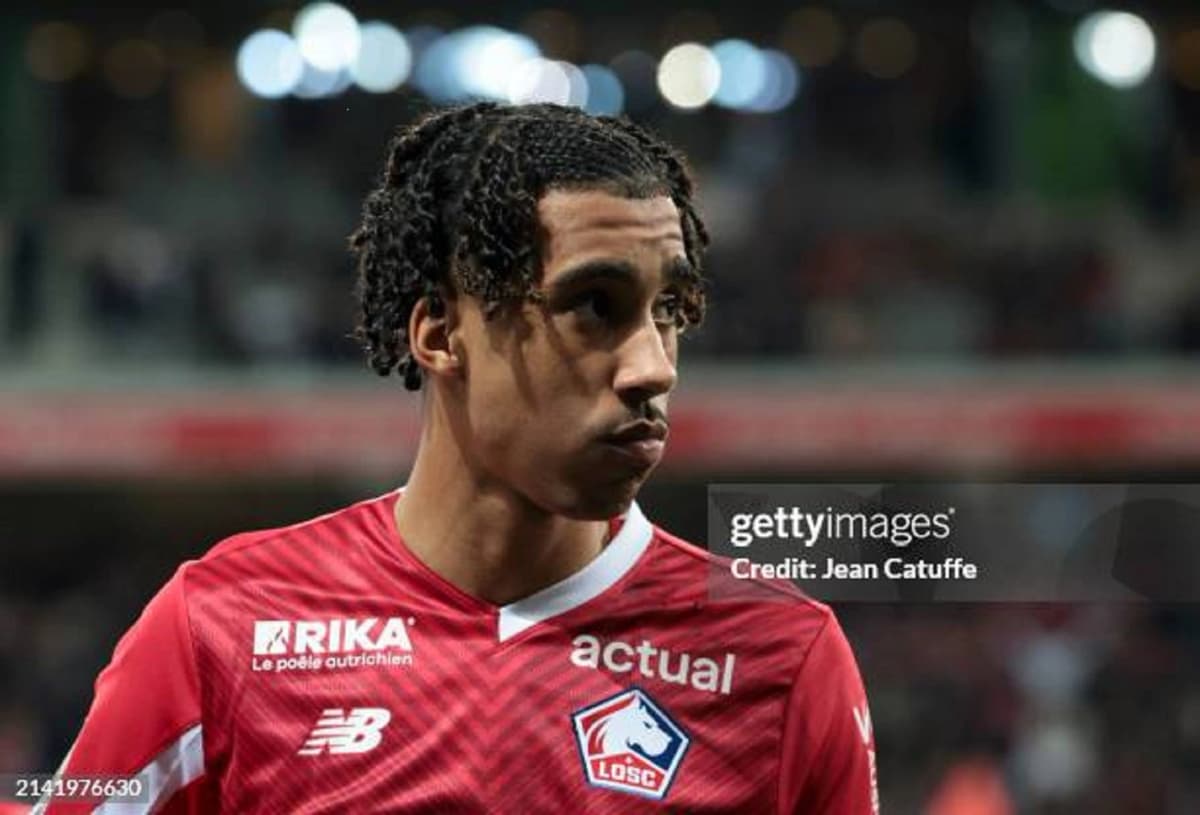 Manchester United: Leny Yoro ne regrette pas son choix
