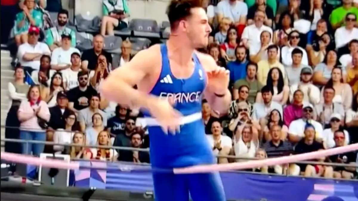 JO Paris 2024: un perchiste français échoue en demi-finale à  cause de son pà‚¬nis (vidéo)