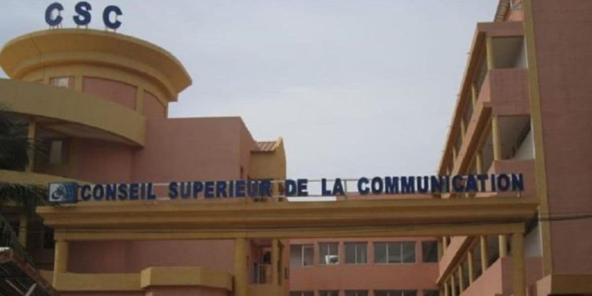 Burkina Faso : le CSC suspend la VOA pour 03 mois suite à  des manquements graves