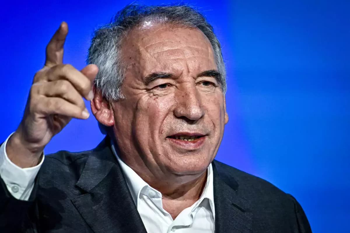 France: François Bayrou dévoile un gouvernement éclectique et controversé