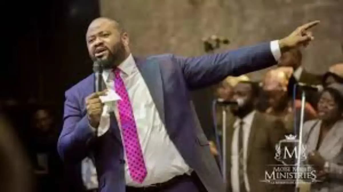 « Il y a plus de méchanceté dans l’église que dans les bars », Pasteur Moise Mbiye