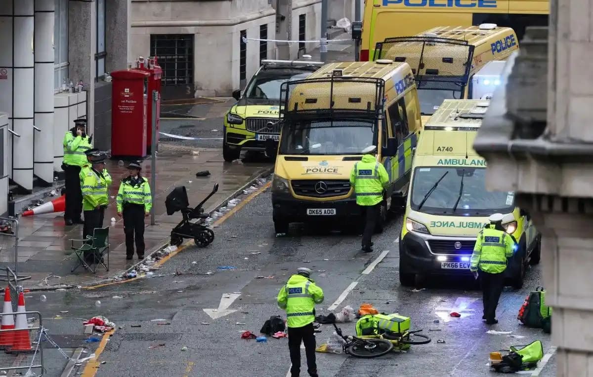 Royaume-Uni: une voiture percute la foule à Liverpool lors de la parade des Reds