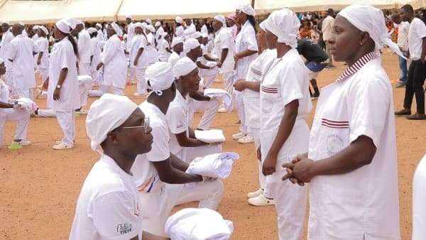 Côte d’Ivoire : une nouvelle génération de soignants dévoués prêtent serment à Dalao