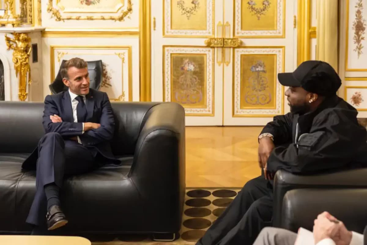 France: Davido reçu par Emmanuel Macron pour échanger sur le progrès mondial