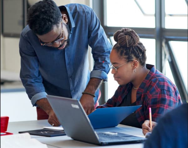 Togo : formation en gestion d’entreprises pour les jeunes à Lomé