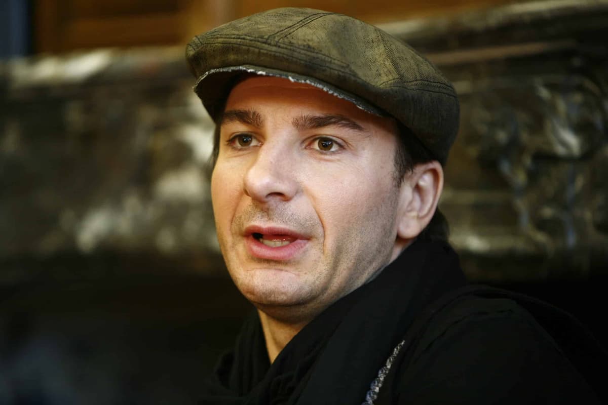 Michaël Youn affirme avoir été « traité comme Mesrine » lors d’une intervention policière à Paris