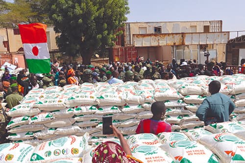 Niger : Le Chef de l’État encourage les producteurs et réitère son engagement en faveur du développement de la production locale