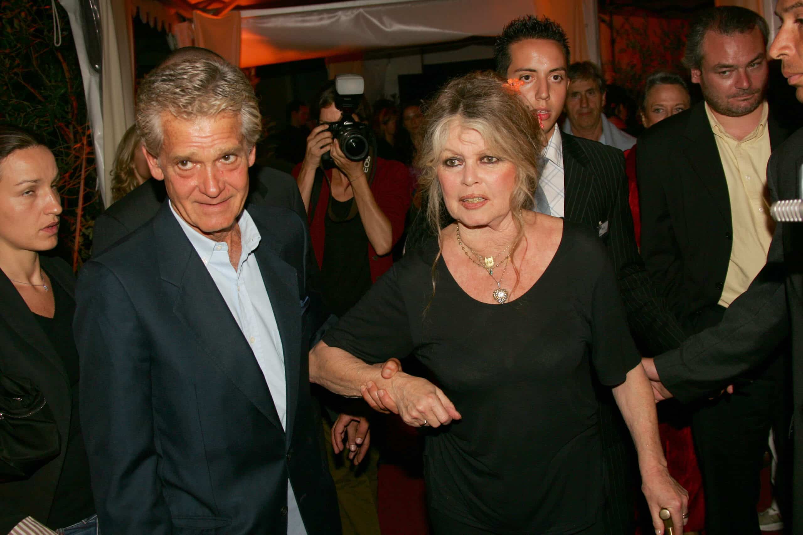 Brigitte Bardot : son mari Bernard d’Ormale pris en charge par les secours