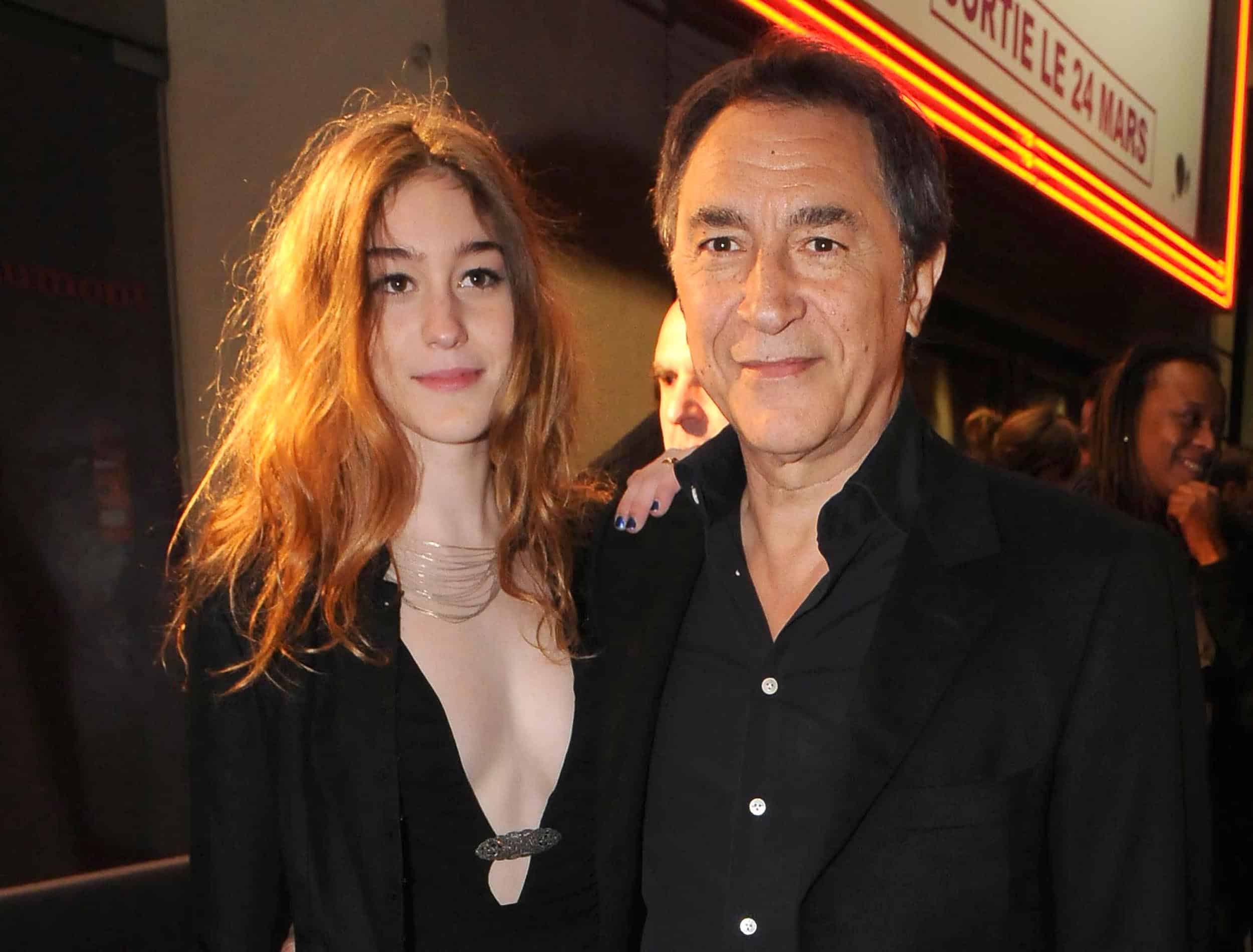 Joséphine Berry, fille de Richard Berry, ressemble à sa mère actrice