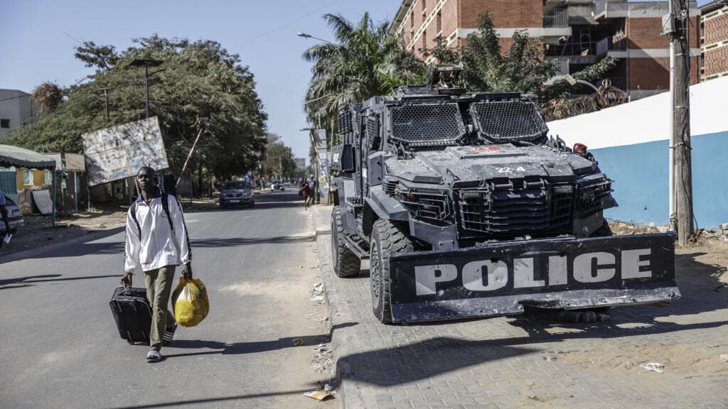 Sénégal : garde à vue prolongée pour trois responsables d’organisations étudiantes après les violences à l’UCAD