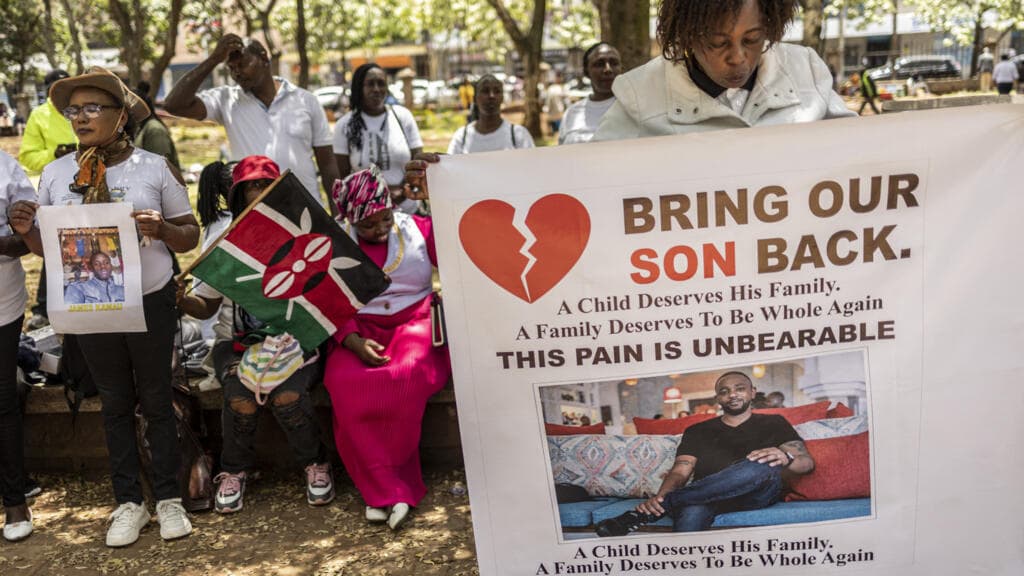 Kenya : arrestation de Festus Arasa Omwamba, accusé d’avoir envoyé des citoyens combattre en Ukraine