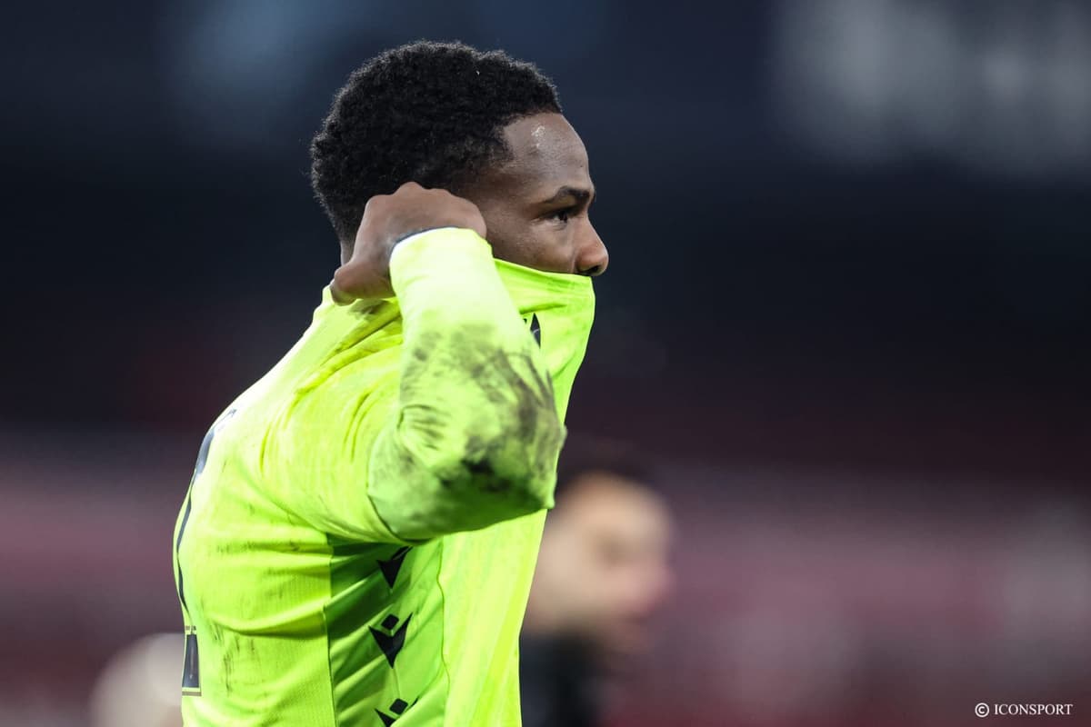Matthieu Epolo absent six semaines au Standard de Liège