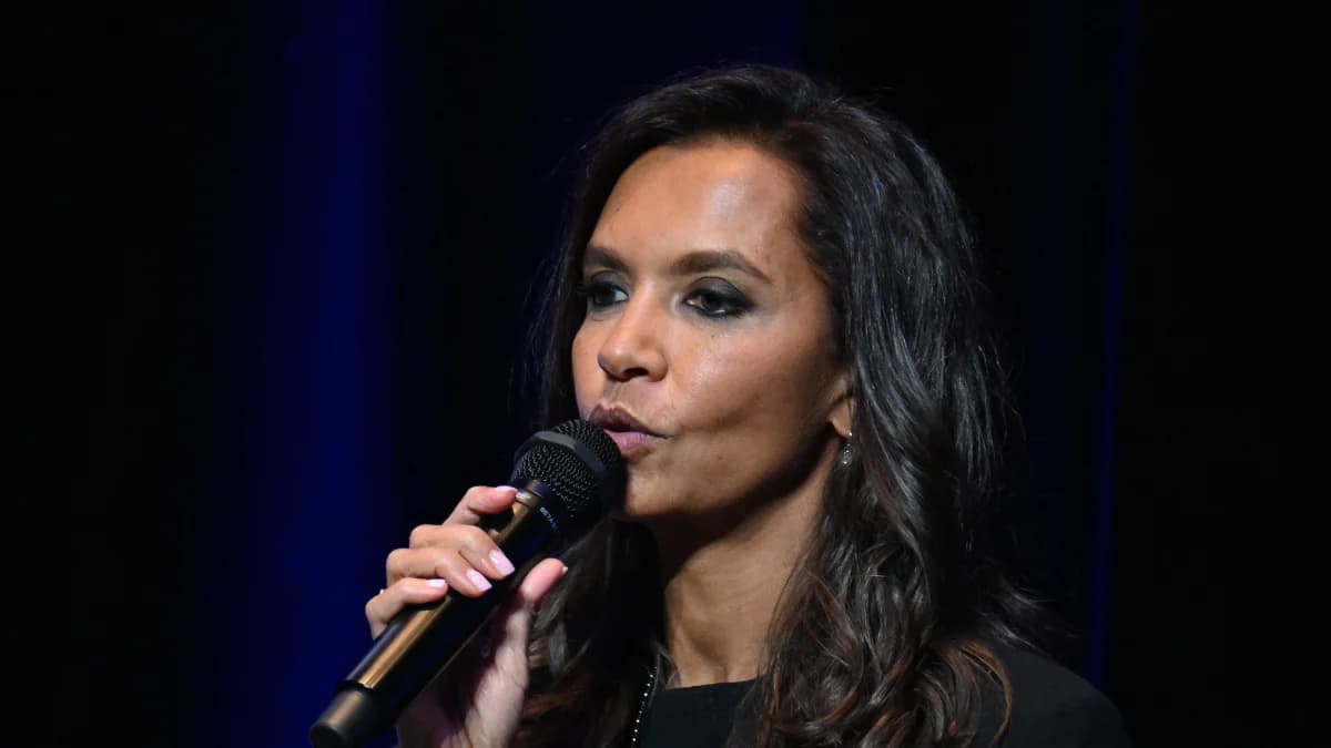 Karine Le Marchand pointée du doigt pour son rapport à sa couleur de peau