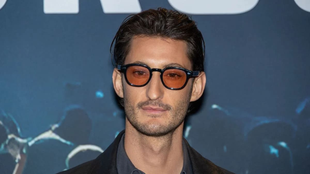 Pierre Niney sur les mécanismes qui nous font donner confiance à n’importe qui