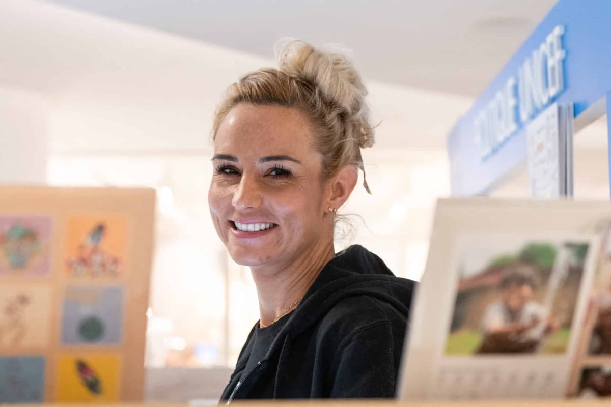 Après son appel à l’aide à Dubaï, Élodie Gossuin subit des commentaires haineux en ligne