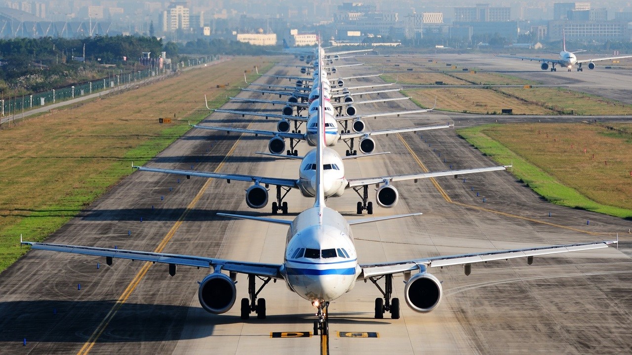 La BAD lance une plateforme continentale pour mobiliser des capitaux en faveur de l’aviation africaine