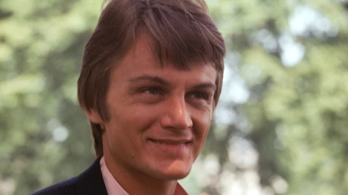 Claude François : son penthouse parisien remis en vente, vue sur la tour Eiffel