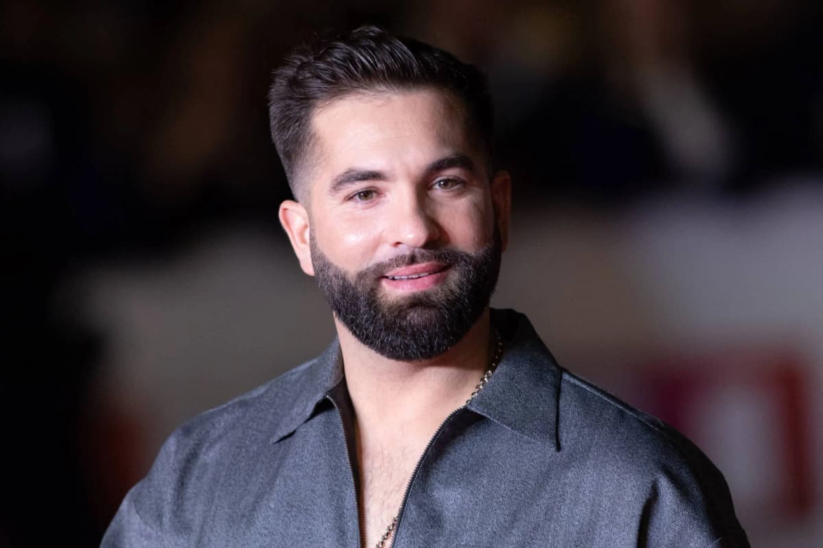 Kendji Girac pose aux côtés d’Eva Longoria au Global Gift Gala, Soraya absente