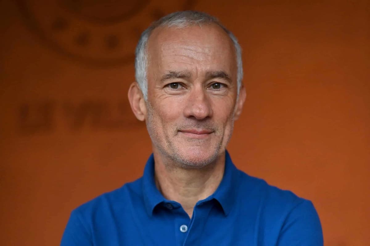 Gilles Bouleau écrasé d’impôts : la star du JT de TF1 envie le salaire de Kylian Mbappé